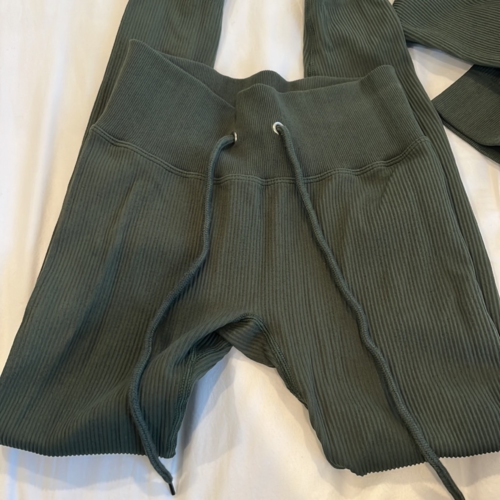 Workout Set - Picture 3 of 3